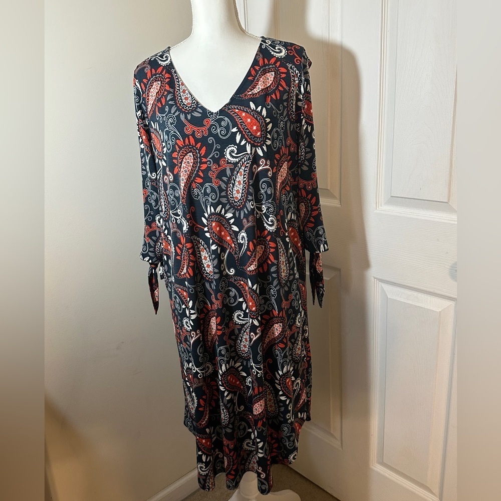 Sew in Love v-neck paisley print dress. Size medium.